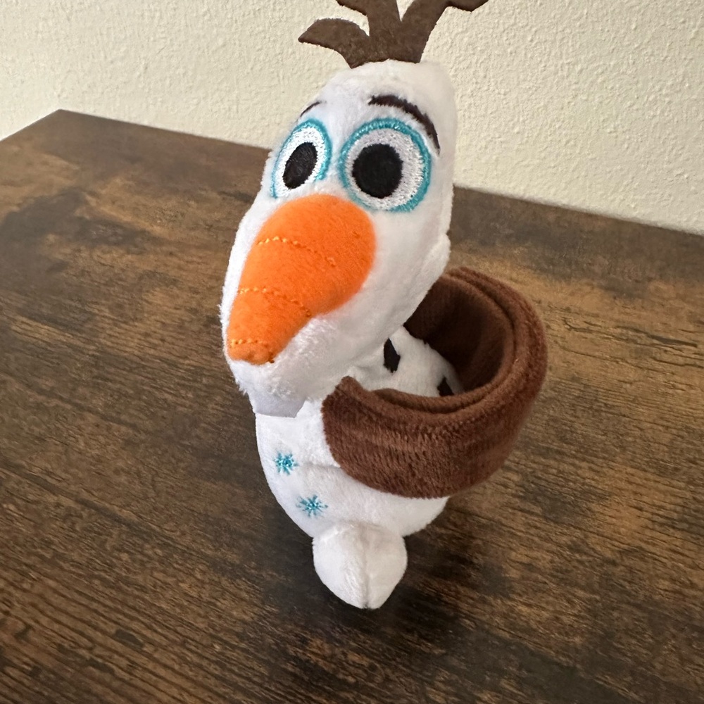 Disney Olaf Cutie Cuff